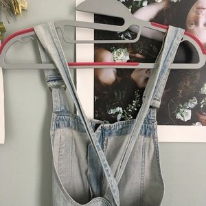 Levi’s red label wide leg crop overalls!